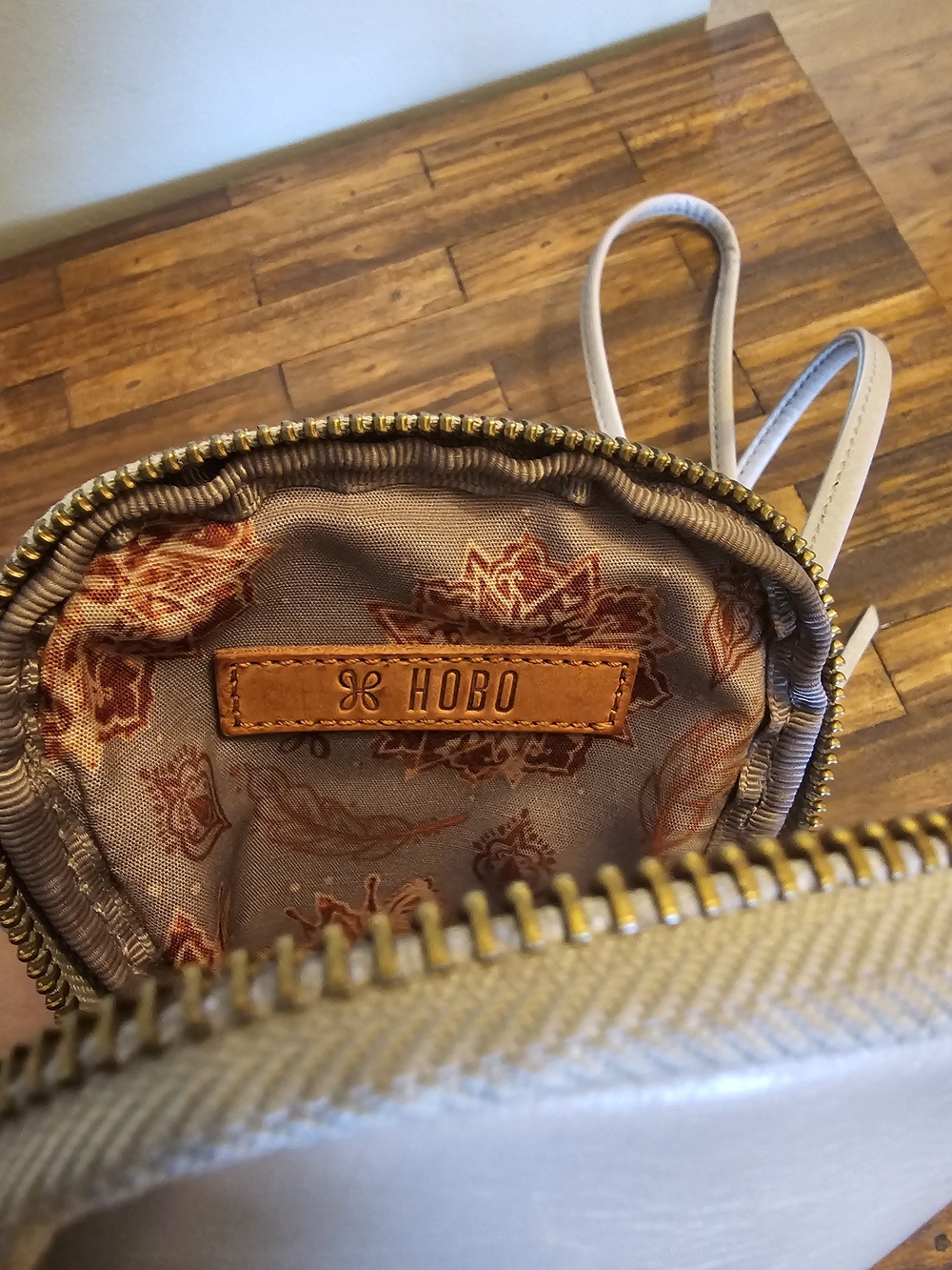 HOBO Light Gray Leather Crossbody Bag - Neutral Everyday Style